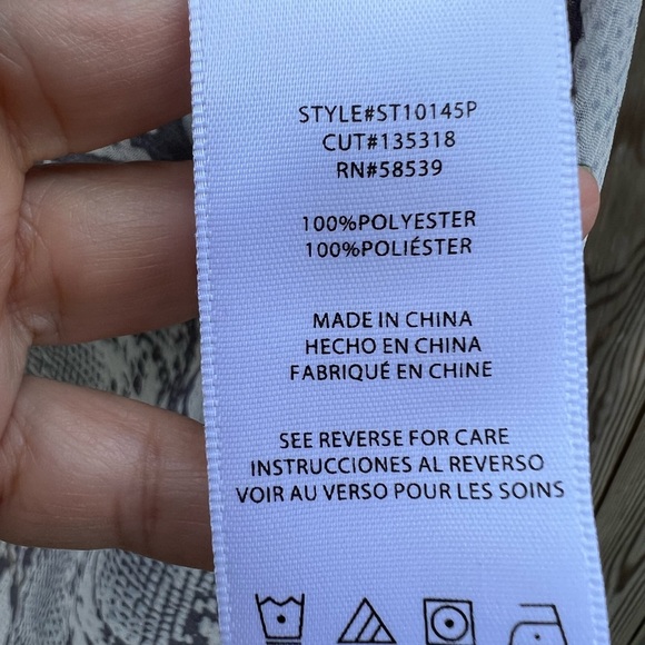 KUT FROM THE KLOTH Snakeskin Print Blouse size Small petite - Picture 8 of 9